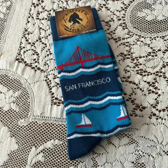 NWT Bigfoot Sock Co. Featuring San Francisco and the Golden Gate Bridge - Picture 1 of 5